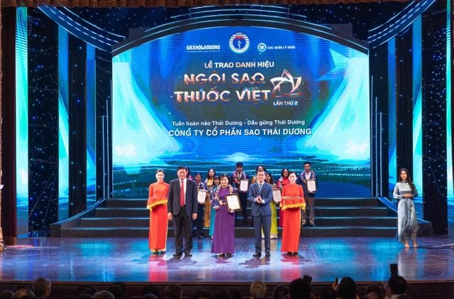 Hai sản phẩm của sao Thái Dương đạt danh hiệu “ Ngôi sao thuốc Việt”